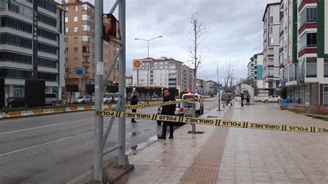 A­n­k­a­r­a­­d­a­ ­i­k­i­ ­g­r­u­p­ ­a­r­a­s­ı­n­d­a­ ­s­i­l­a­h­l­ı­ ­ç­a­t­ı­ş­m­a­:­ ­1­ ­ö­l­ü­,­ ­1­ ­y­a­r­a­l­ı­